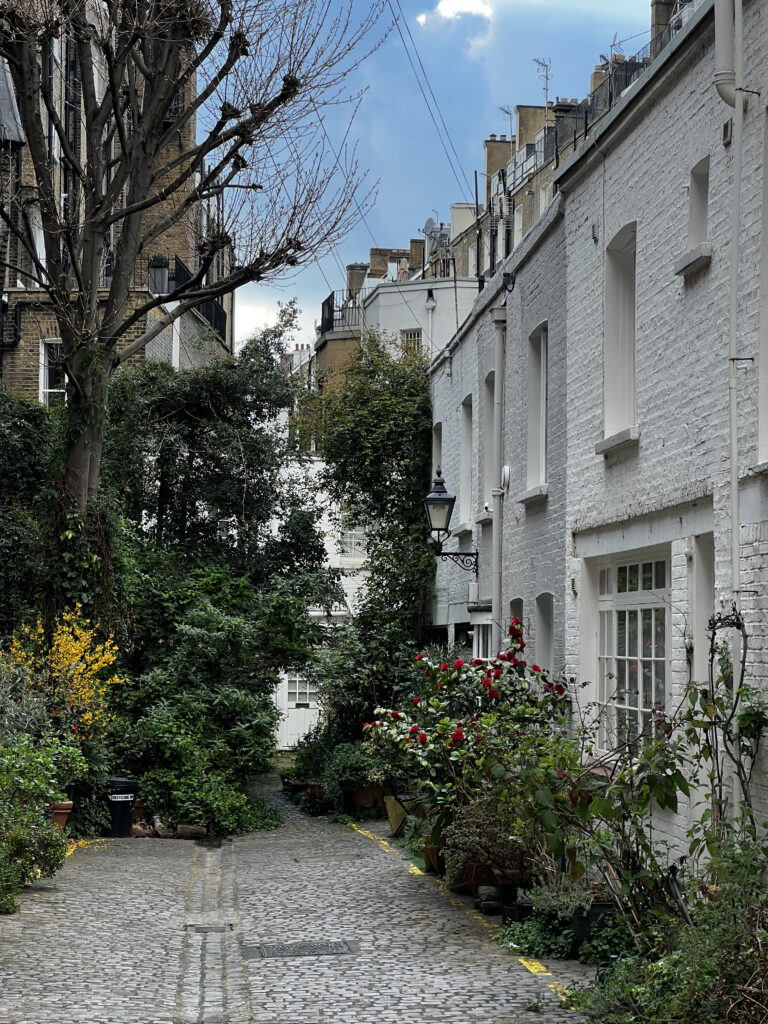 Classic London Mews & Hidden Passageways