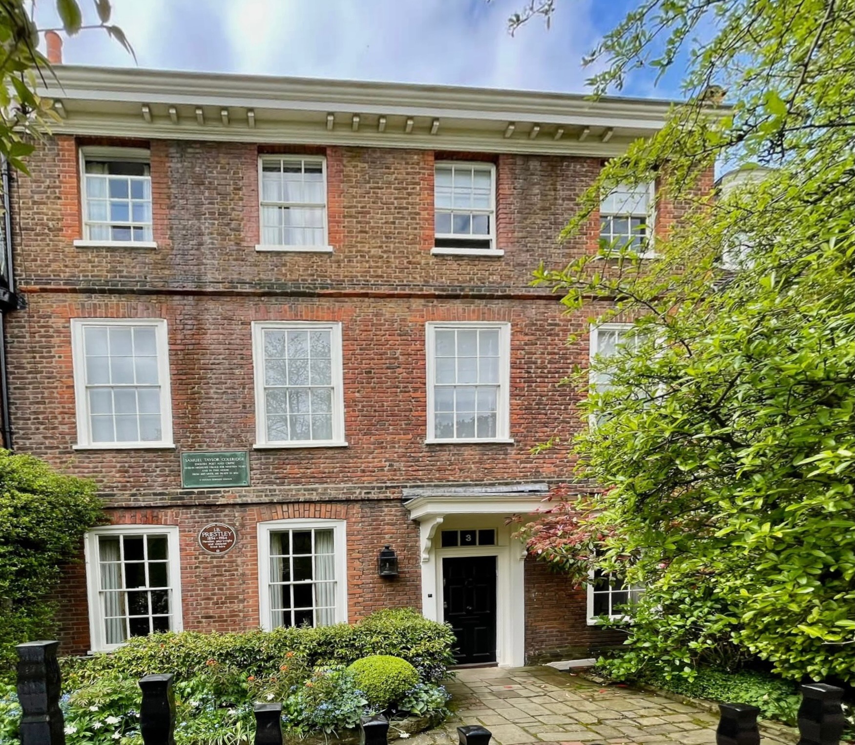 Highgate Village "a place apart" London Walks