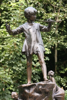Peter pan statue in London.