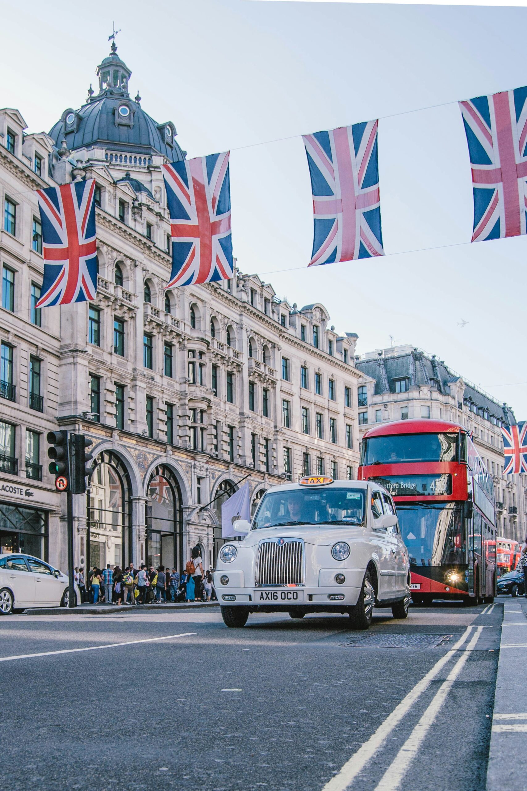 London in Miniature — Columns, Colours, and a Mile of Style episode artwork