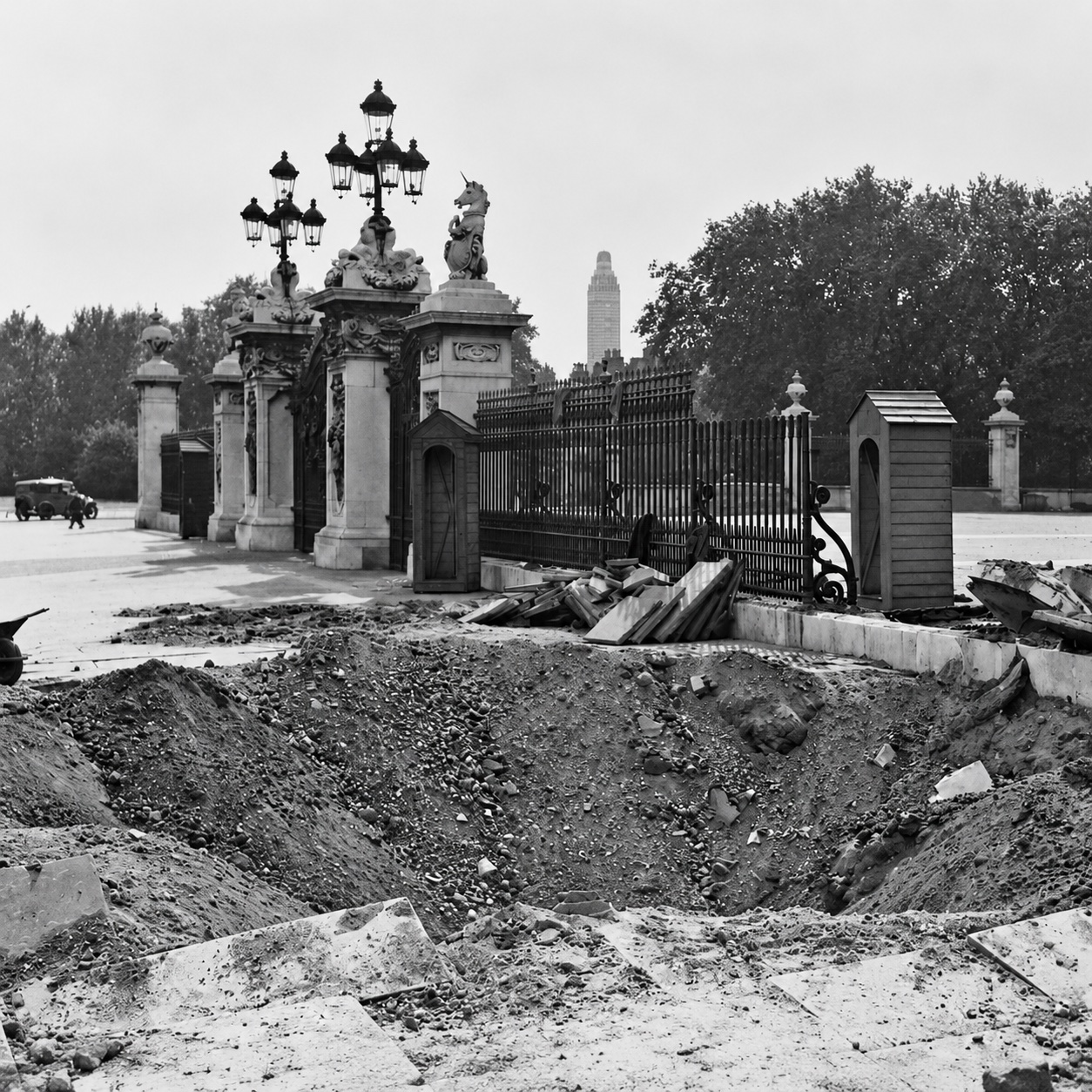 The Day They Bombed Buckingham Palace episode artwork